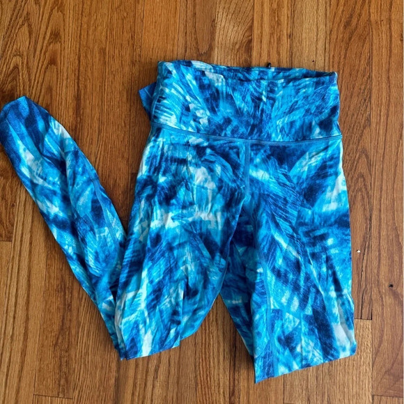 Lululemon Size 2 Blue Patterned Leggings - Picture 1 of 5